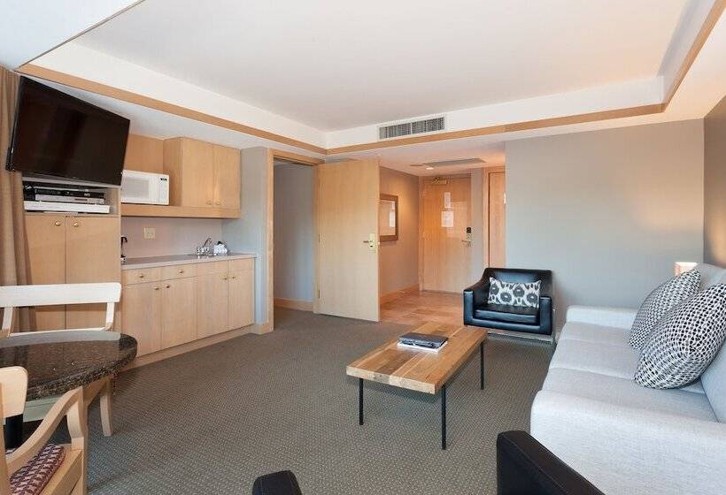 سوییت لوکس, Le Chamois By Whistler Premier