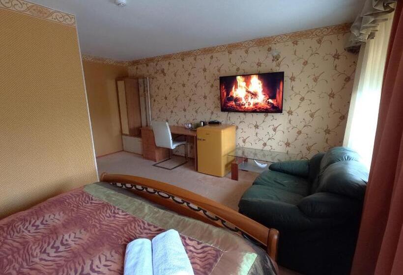 اتاق لوکس, Riverside Motel Jelgava