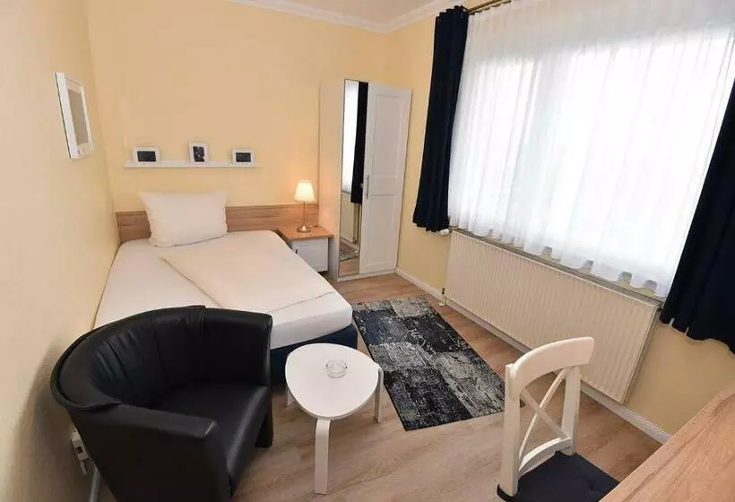 اتاق استاندارد یک نفره, Bremer Apartmenthotel Superior