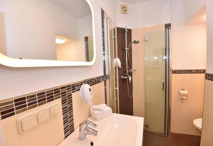 اتاق استاندارد سه نفره, Bremer Apartmenthotel Superior