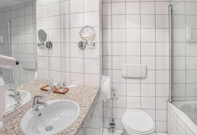 Номер Стандарт Трехместный, Akzent Hotel Aufkirchen