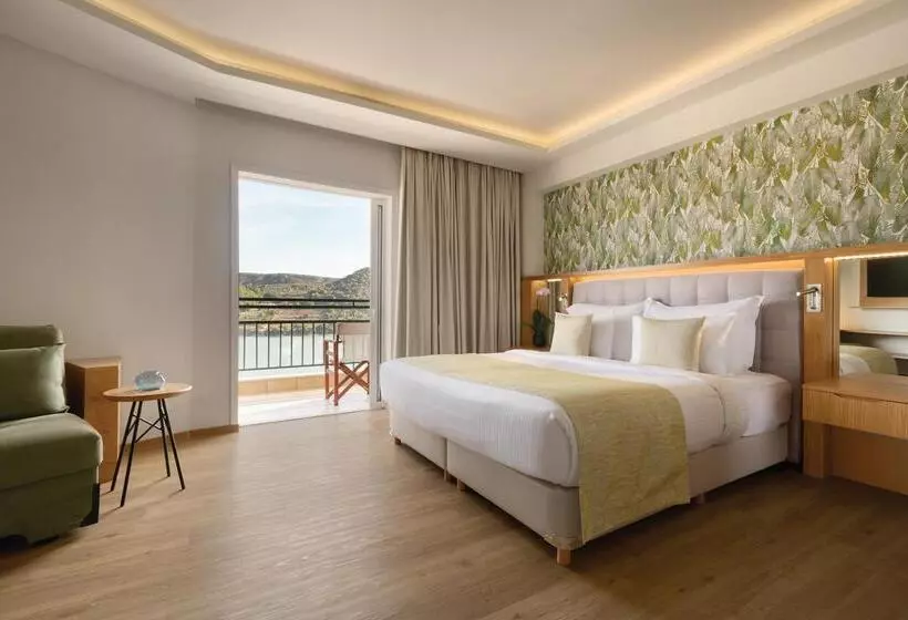 سوییت جونیور با چشم‌انداز دریا, Dolce By Wyndham Athens Attica Riviera