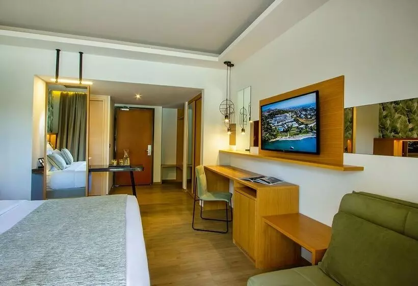 بانگلوی استاندارد, Dolce By Wyndham Athens Attica Riviera