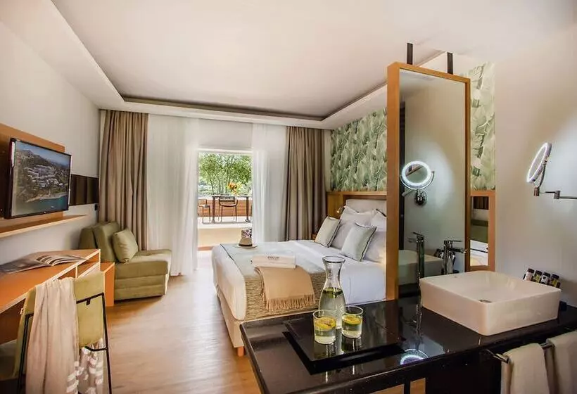 بانگلوی استاندارد, Dolce By Wyndham Athens Attica Riviera