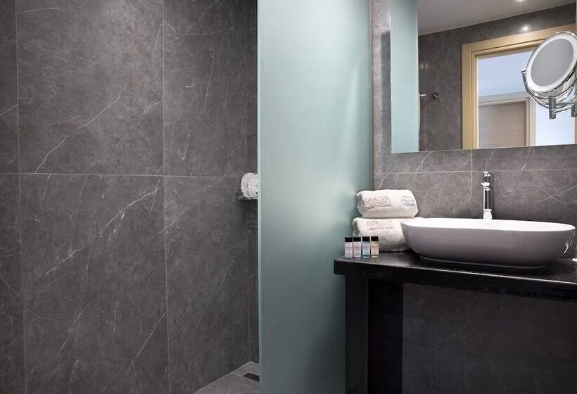 스탠다드 방갈로, Dolce By Wyndham Athens Attica Riviera