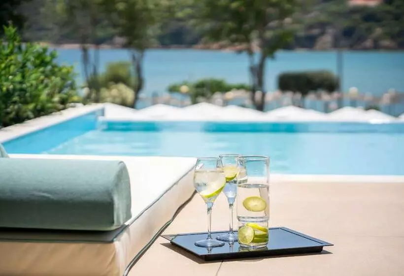 بانگلوی استاندارد, Dolce By Wyndham Athens Attica Riviera