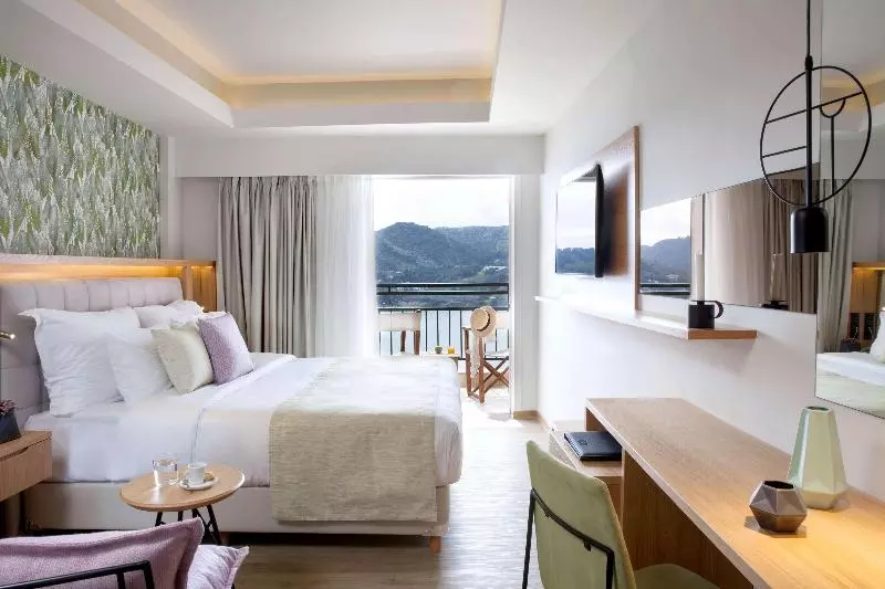 اتاق لوکس با چشم‌انداز دریا, Dolce By Wyndham Athens Attica Riviera