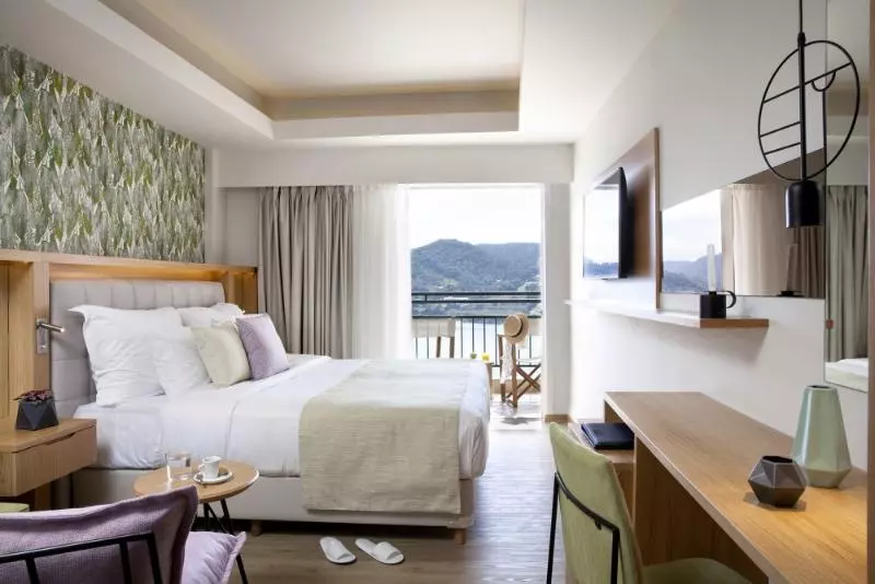 بانگلوی استاندارد با چشم‌انداز دریا, Dolce By Wyndham Athens Attica Riviera