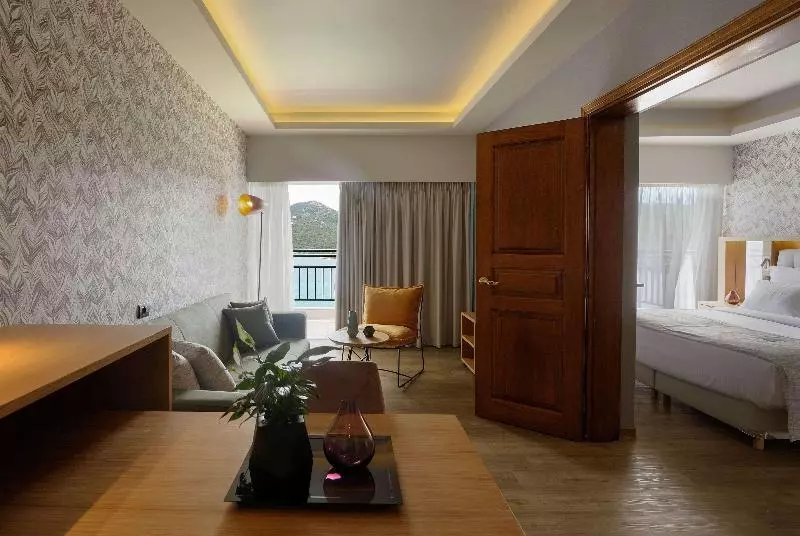 سوئیت اجرایی با چشم‌انداز دریا, Dolce By Wyndham Athens Attica Riviera
