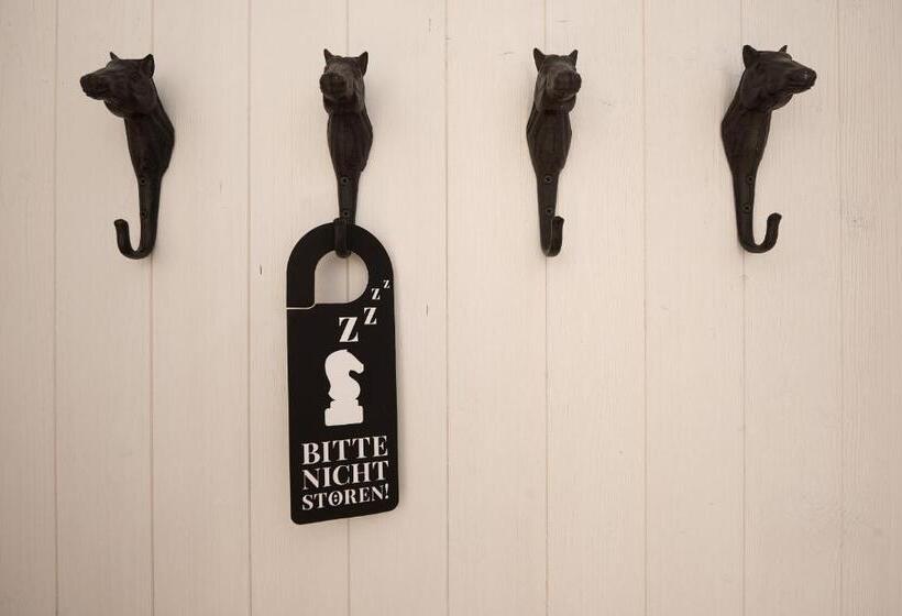 غرفة قياسية مزوَّدة بشُرفة, Rössle