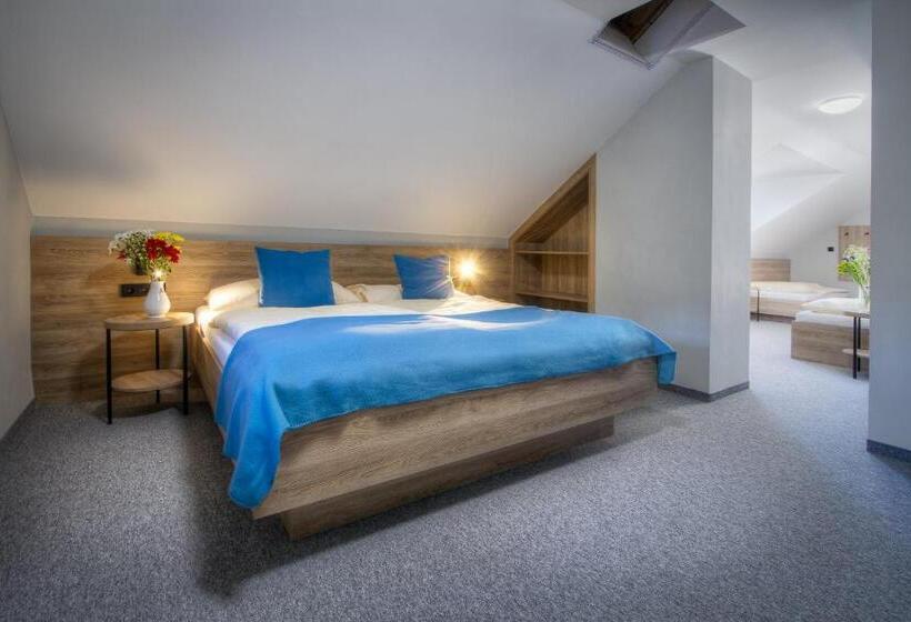 四人标准间, Start