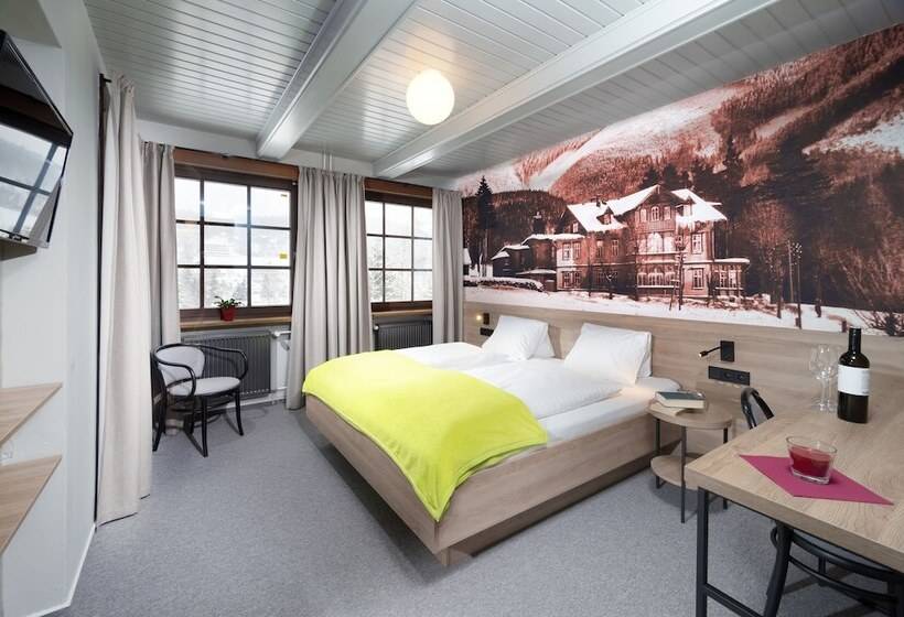 标准三人间, Start