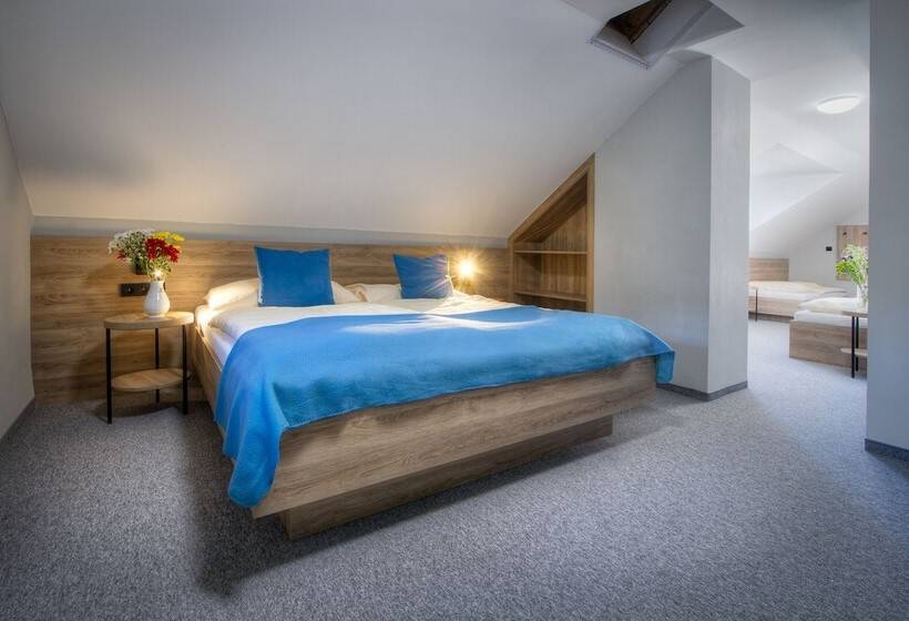 四人标准间, Start