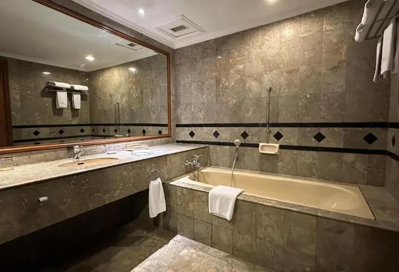 سوییت اجرایی, Loman Park Hotel Yogyakarta
