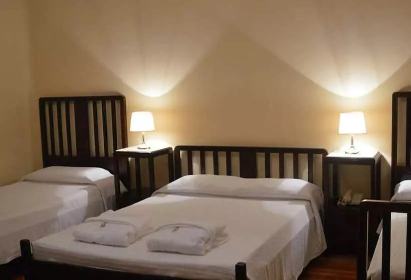 Superior Neljän Hengen Huone, Argentino Hotel Casino & Resort