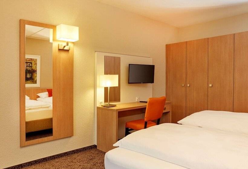 اتاق سوپریور با چشم‌انداز, H4 Hotel Arcadia Locarno