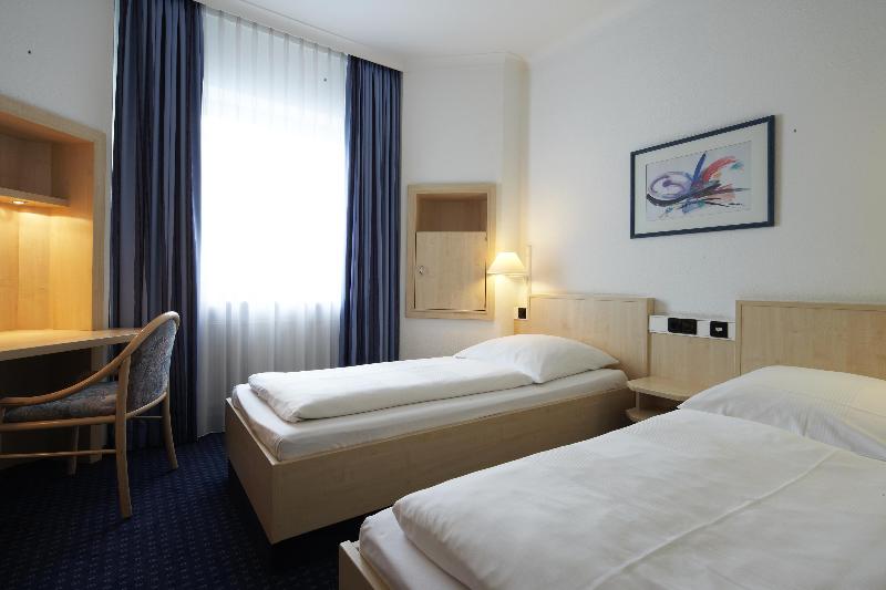 جناح, H4 Hotel Arcadia Locarno