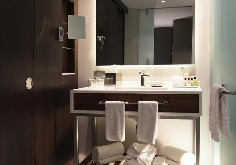 إستوديو قياسى, H4 Hotel Arcadia Locarno