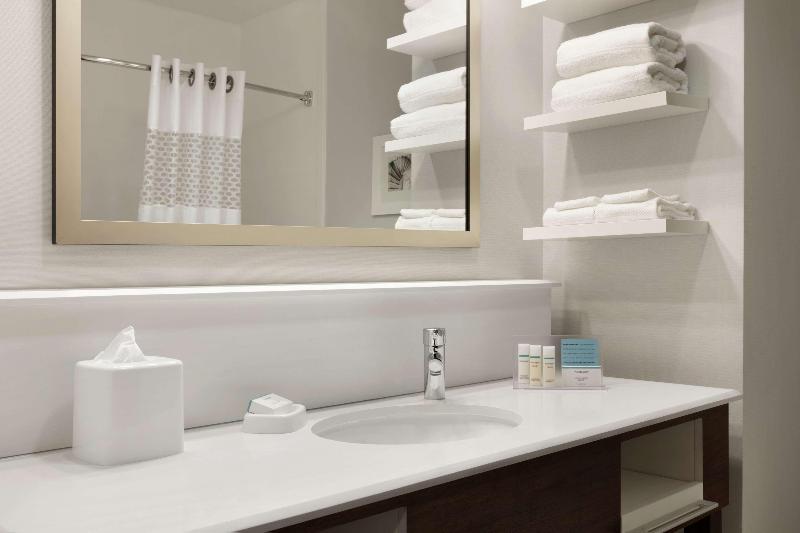 غرفة ديلوكس مطلة على البحيرة, H4 Hotel Arcadia Locarno