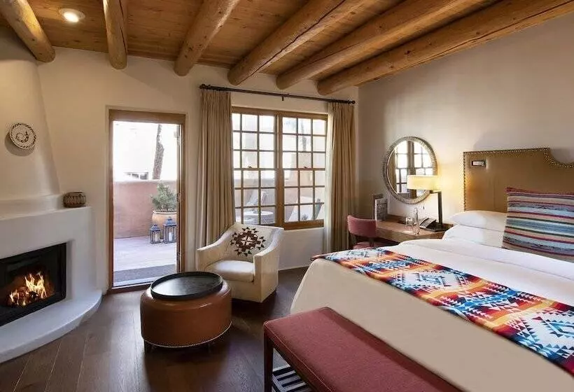 سوییت جونیور با بالکن, Rosewood Inn Of The Anasazi