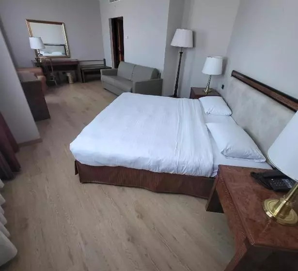 سوییت جونیور, Tower Genova Airport   Hotel & Conference Center