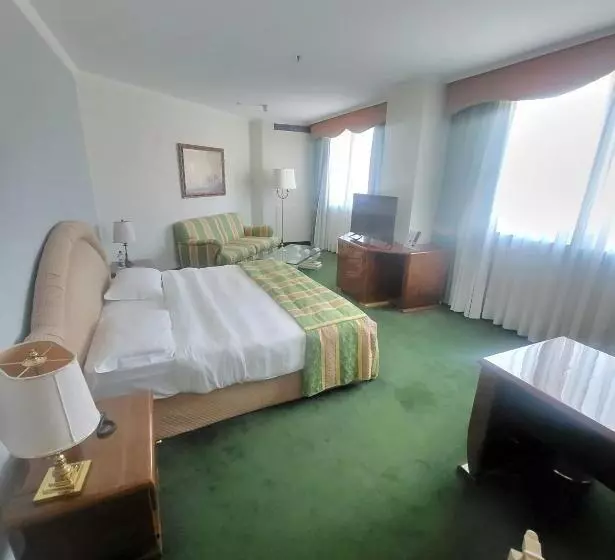 سوییت لوکس, Tower Genova Airport   Hotel & Conference Center