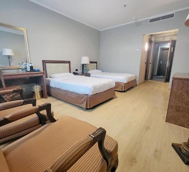 Deluxe Yhden Hengen Huone, Tower Genova Airport Hotel & Conference Center