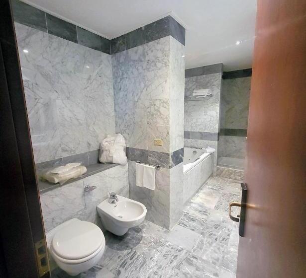 Perhejuniorsviitti, Tower Genova Airport Hotel & Conference Center