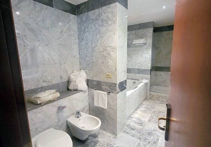 سوییت جونیور, Tower Genova Airport   Hotel & Conference Center