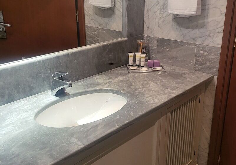 Juniorsviitti, Tower Genova Airport Hotel & Conference Center