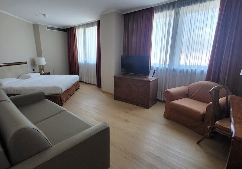 سوییت جونیور, Tower Genova Airport   Hotel & Conference Center