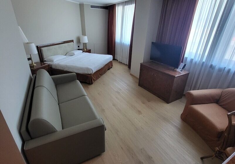 Juniorsviitti, Tower Genova Airport Hotel & Conference Center