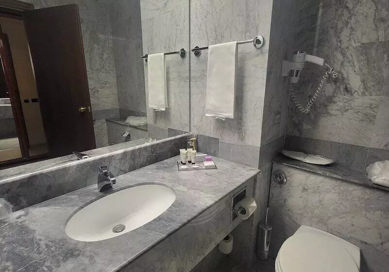اتاق لوکس, Tower Genova Airport   Hotel & Conference Center