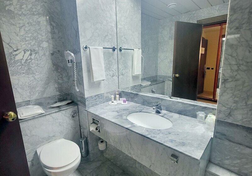 اتاق لوکس, Tower Genova Airport   Hotel & Conference Center