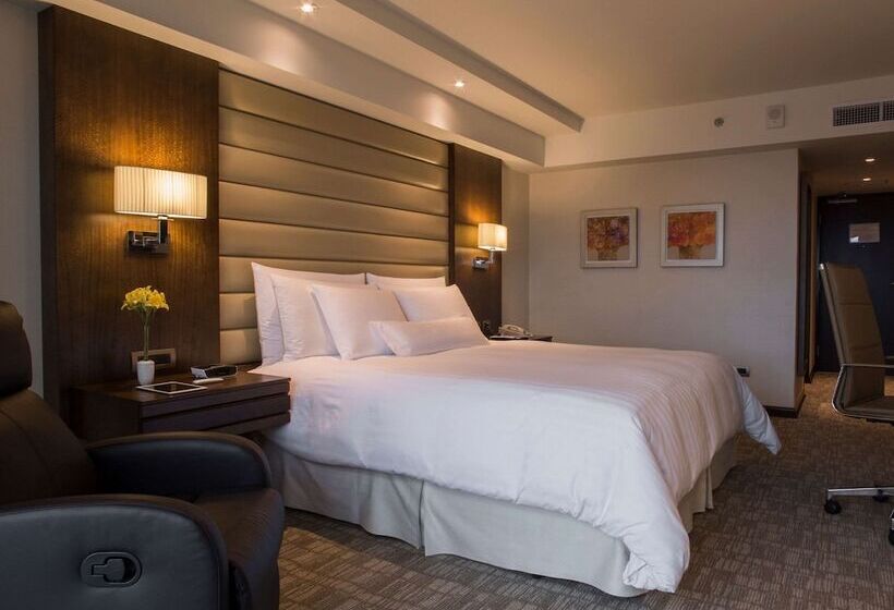 Номер Executive, Swissotel Lima