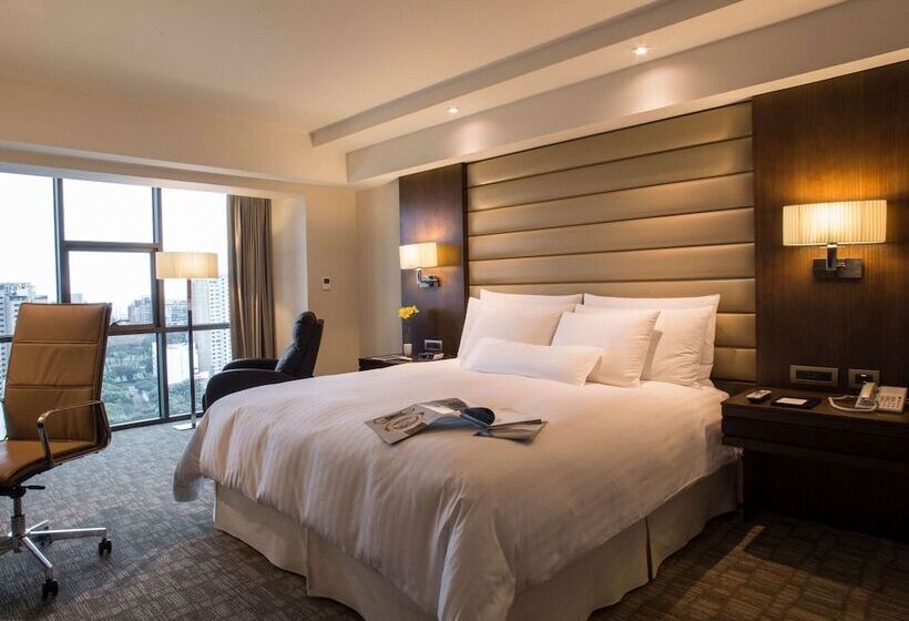 Номер Executive, Swissotel Lima