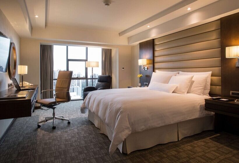 Номер Executive, Swissotel Lima