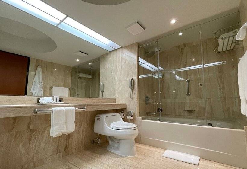 Номер Премиум, Swissotel Lima