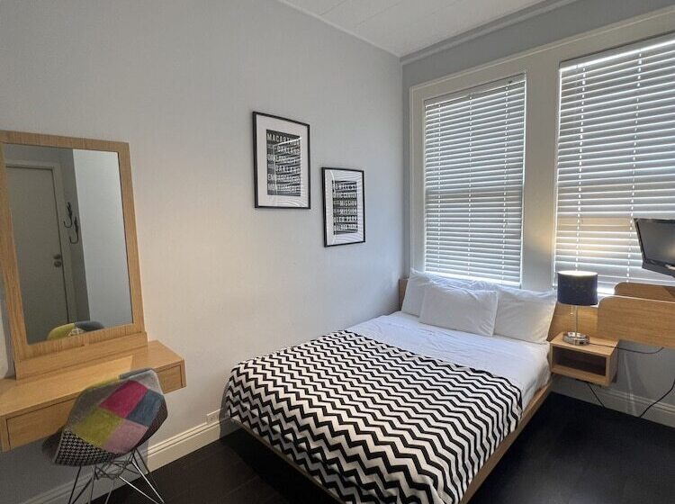 חדר בסיסי, Touchstone Hotel City Center