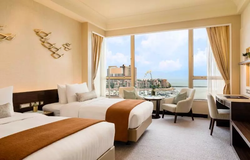 اتاق لوکس با چشم‌انداز دریا, Hong Kong Gold Coast