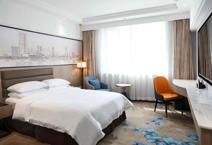 Номер Стандарт Вид на Реку, Landmark Canton