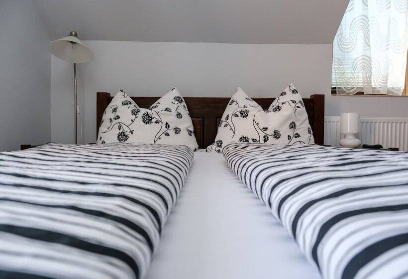 חדר סטנדרט לשלושה, Margaréta Panzió