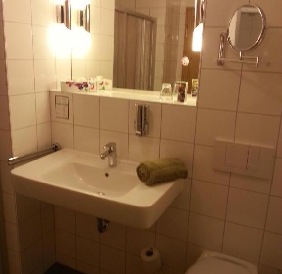 חדר יחיד נוף לגינה, Quellenhof