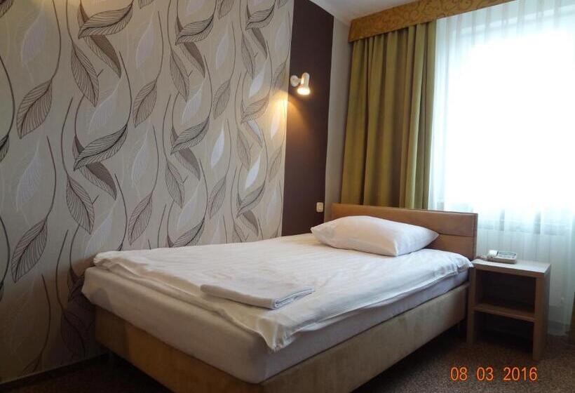 غرفة قياسية فردية, Restauracja Cukropol