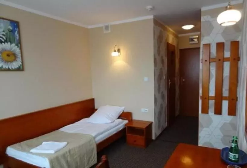 Deluxe Yhden Hengen Huone, Restauracja Cukropol