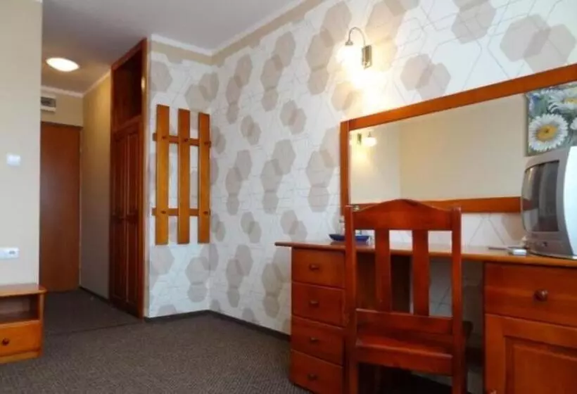 Deluxe Yhden Hengen Huone, Restauracja Cukropol