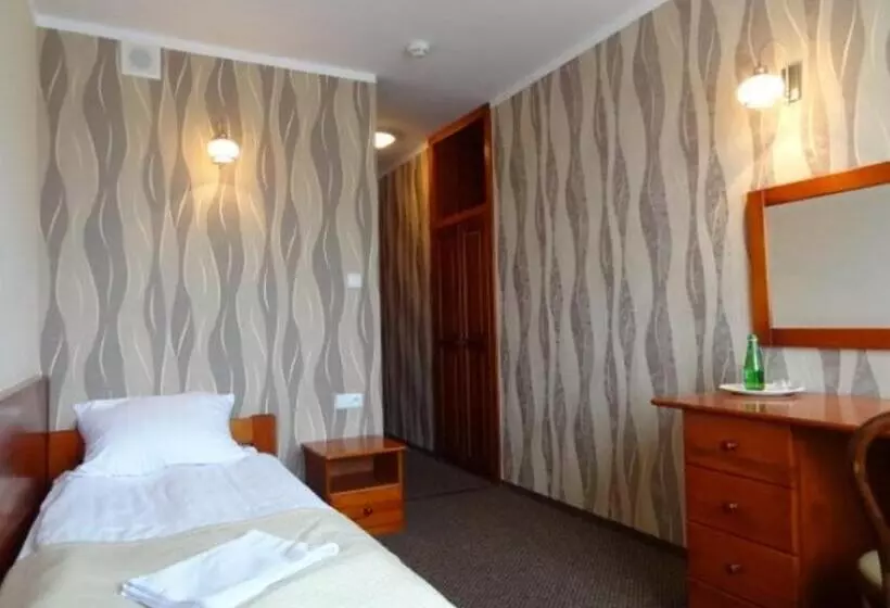 Deluxe Yhden Hengen Huone, Restauracja Cukropol