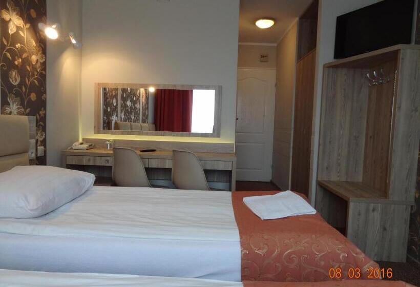 غرفة قياسية, Restauracja Cukropol