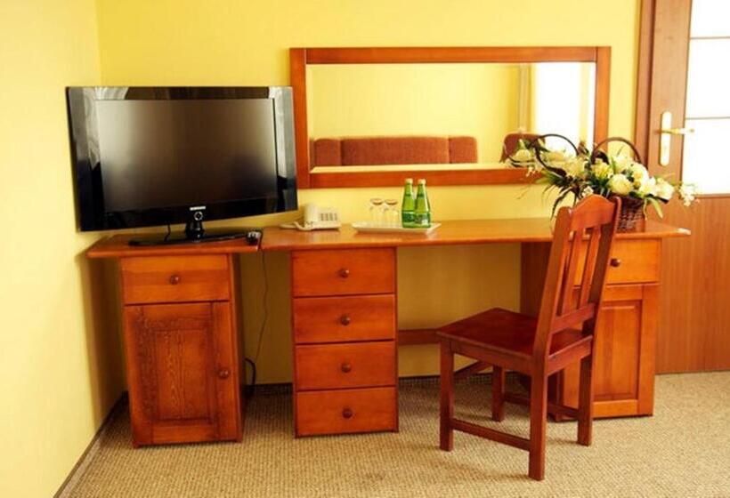 جناح, Restauracja Cukropol