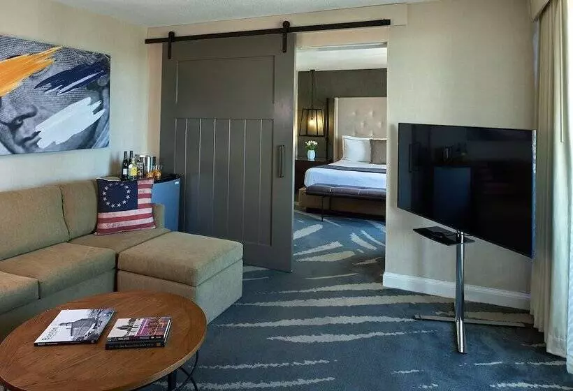 سوییت, Revere Hotel Boston Common